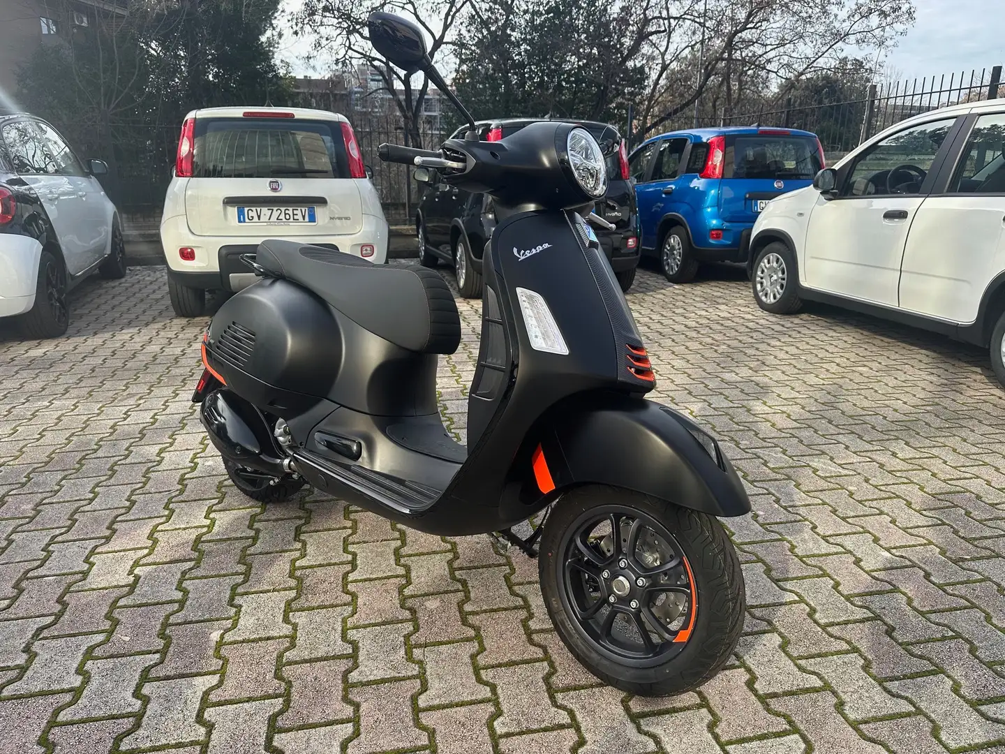Vespa GTS Super Sport 310 02/2015 km.0 Nero - 1