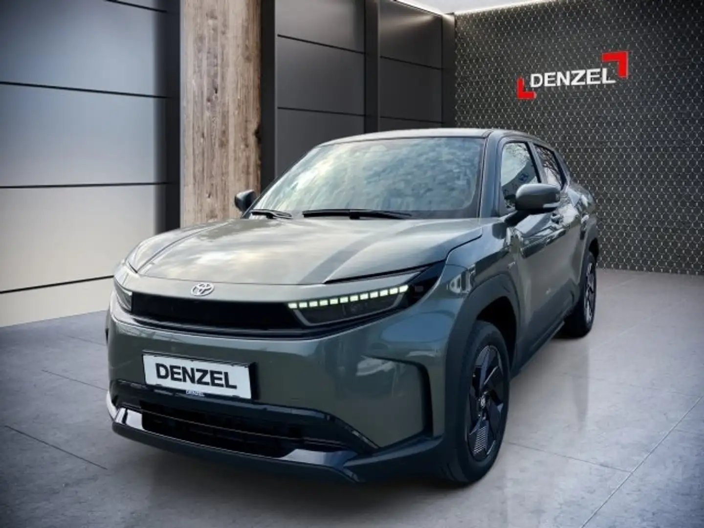 Toyota Urban Cruiser BEV 4x4 Teamplayer 135kW Grün - 2