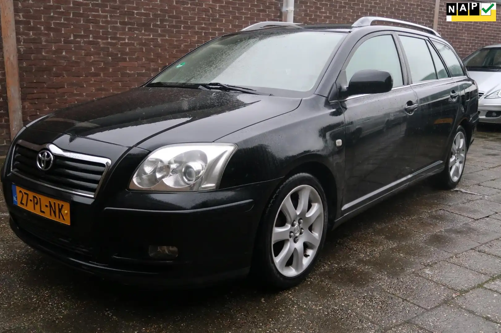 Toyota Avensis Wagon 2.0 VVTi Executive, Climate+ Cruise control, Zwart - 1