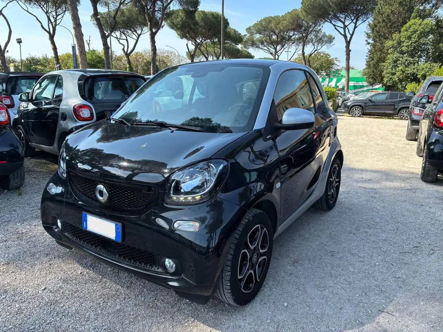 smart forTwo 1.0 PASSION TWINAMIC 70cv TETTO PANORAMICO Nero - 2