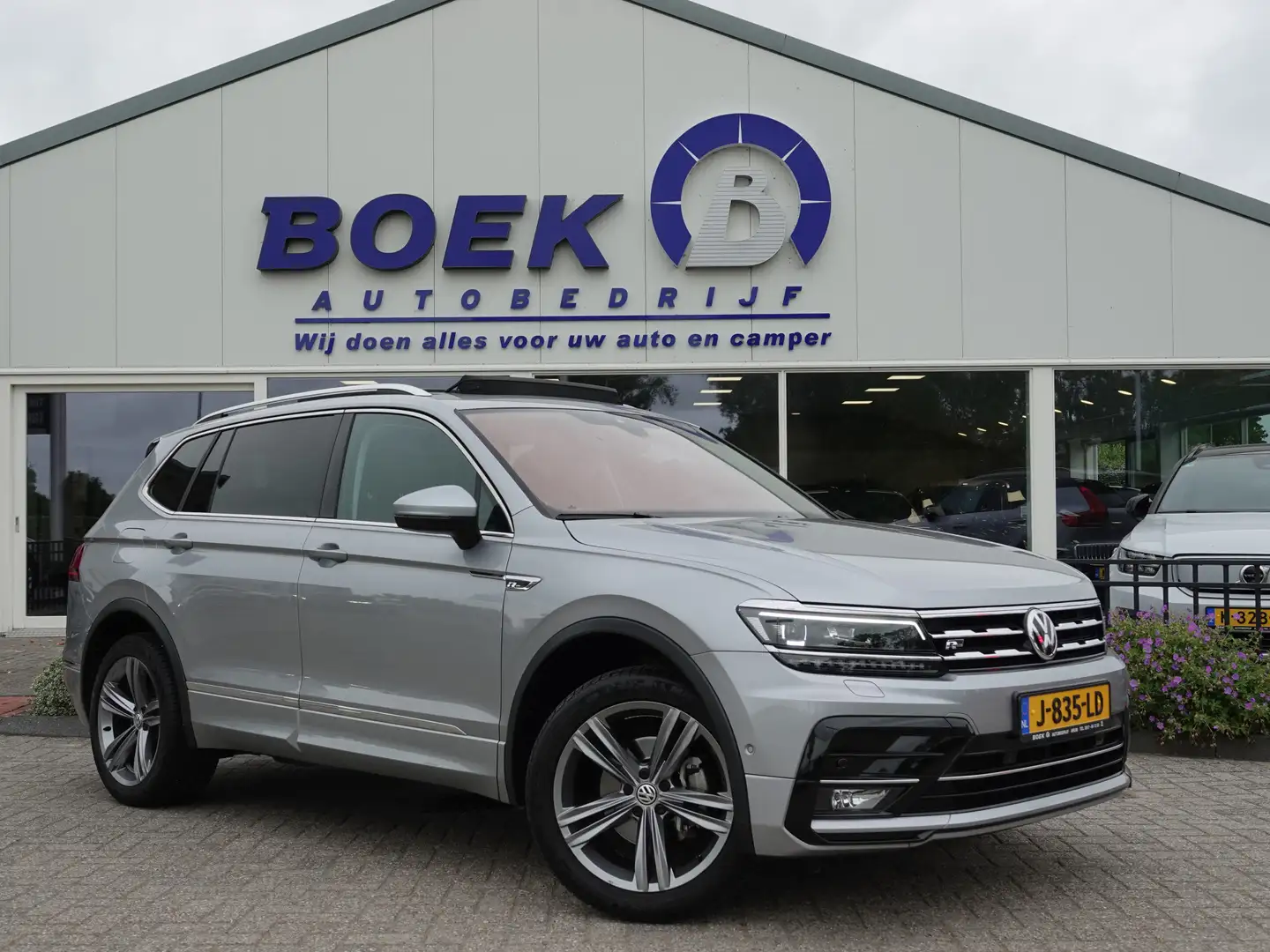 Volkswagen Tiguan Allspace 1.5 TSI 150 PK Highline R-LINE PANO | LED | VIRTUA Gris - 1