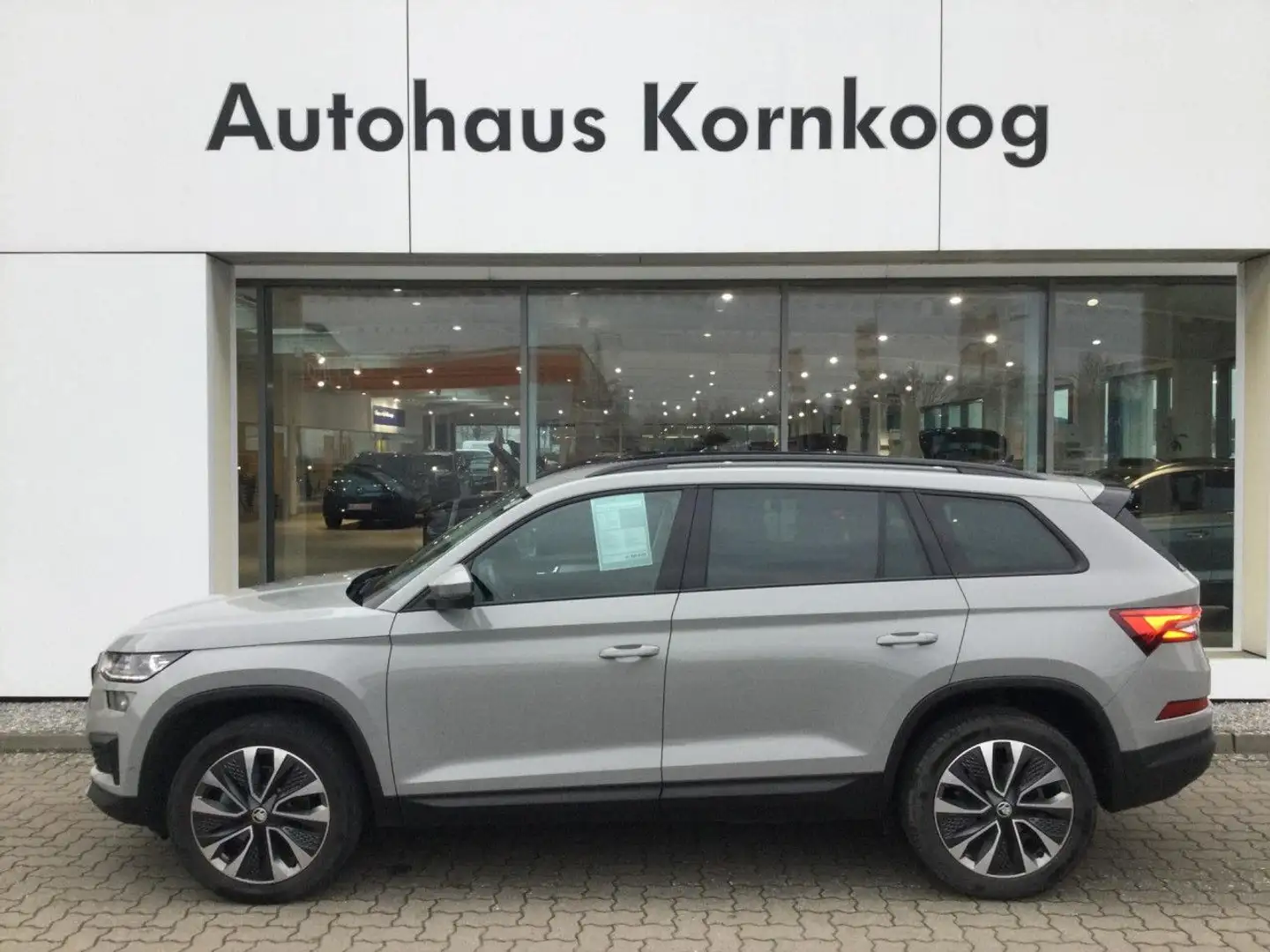 Skoda Kodiaq 2.0 TDI DSG 4x4 Ambition LED ACC NAVI APP A Grau - 1