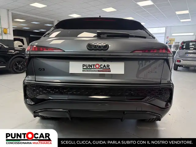 Audi Q3 view 5
