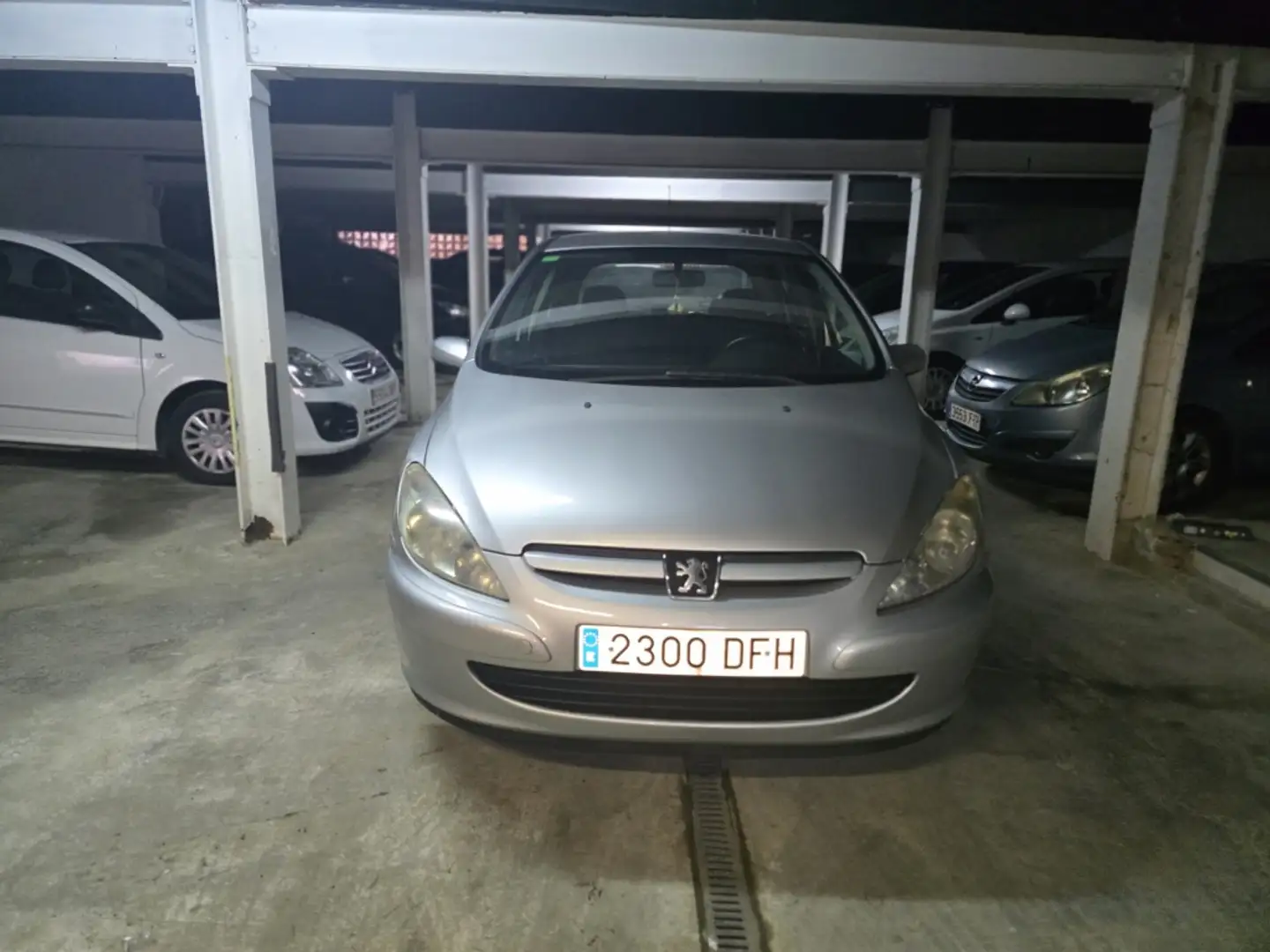 Peugeot 307 1.6HDI XR Clim Plus Grau - 2