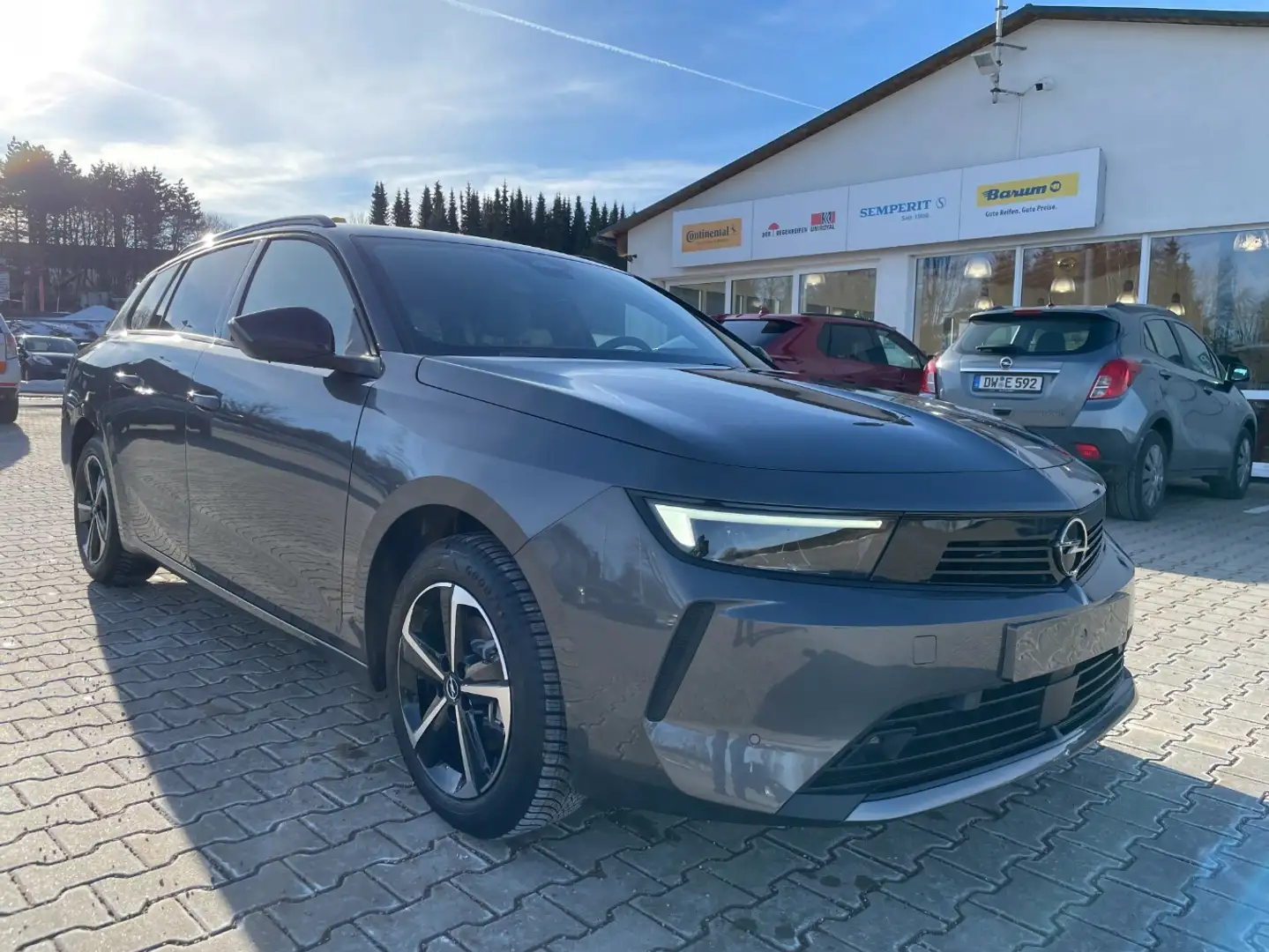 Opel Astra 1,2 Sports Tourer*LED*DAB+*PTC*AHZV Grijs - 1