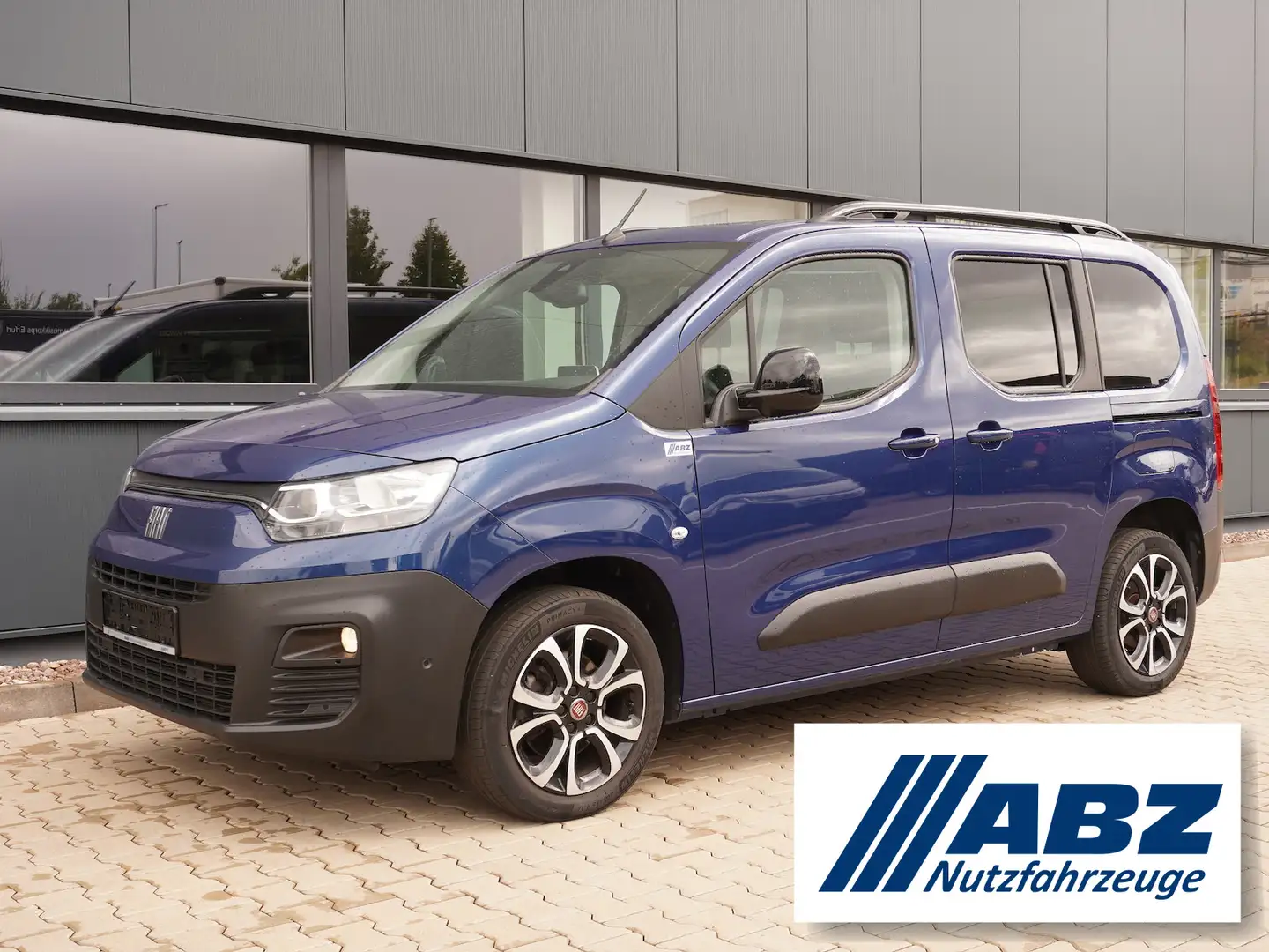 Fiat Doblo Kombi 1.5 / Automatik / Panoramadach Синій - 1