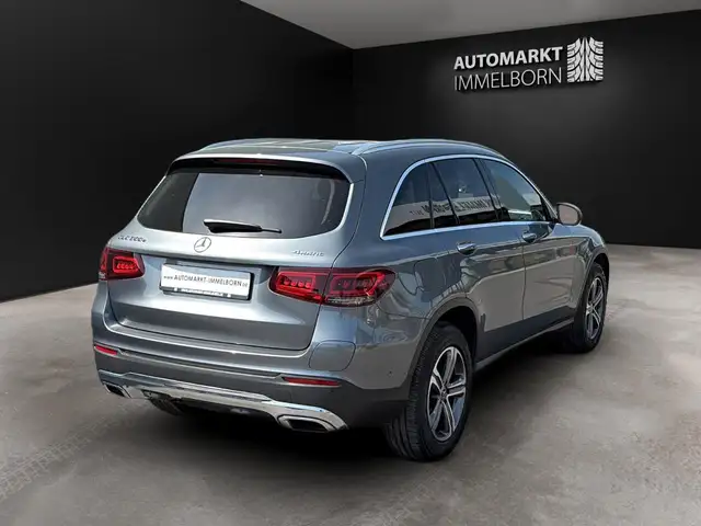 Mercedes-Benz GLC view 3