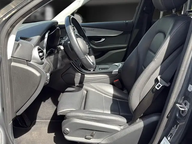 Mercedes-Benz GLC view 13