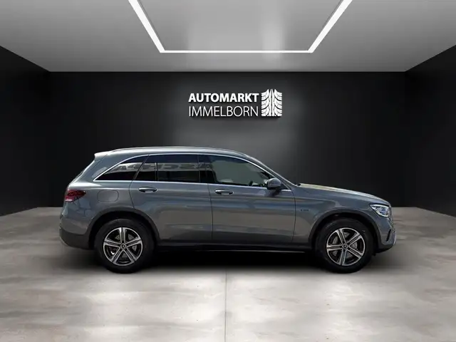 Mercedes-Benz GLC view 7