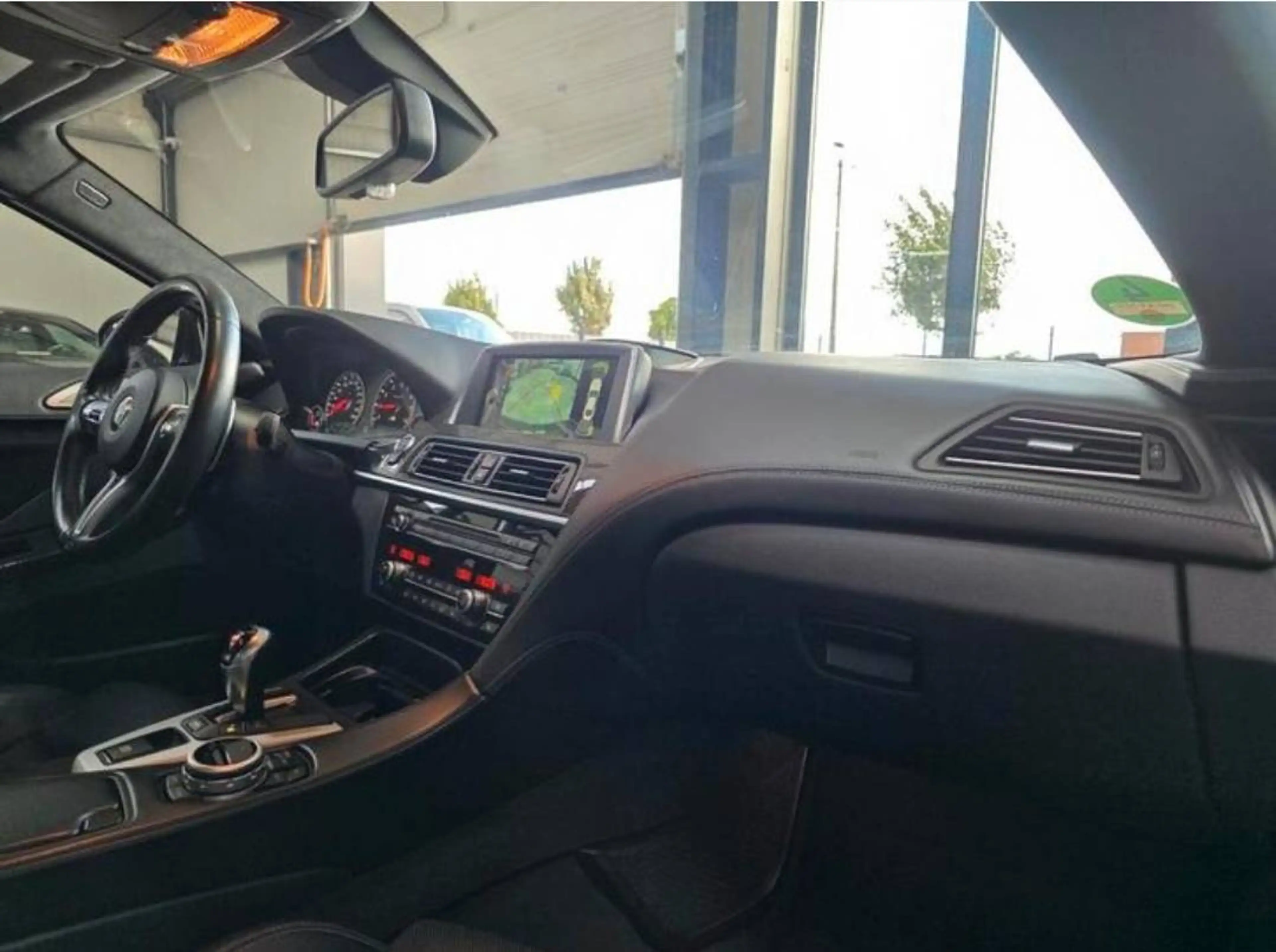 BMW M6 4.4i V8 DKG // Compétition package // Carbon // Ceramik — photo 14
