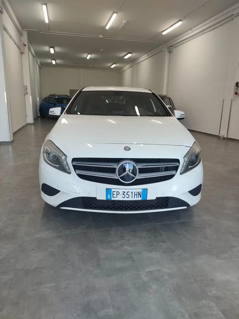 Mercedes-Benz A 180 A 180 BlueEFFICIENCY Sport Bianco - 1