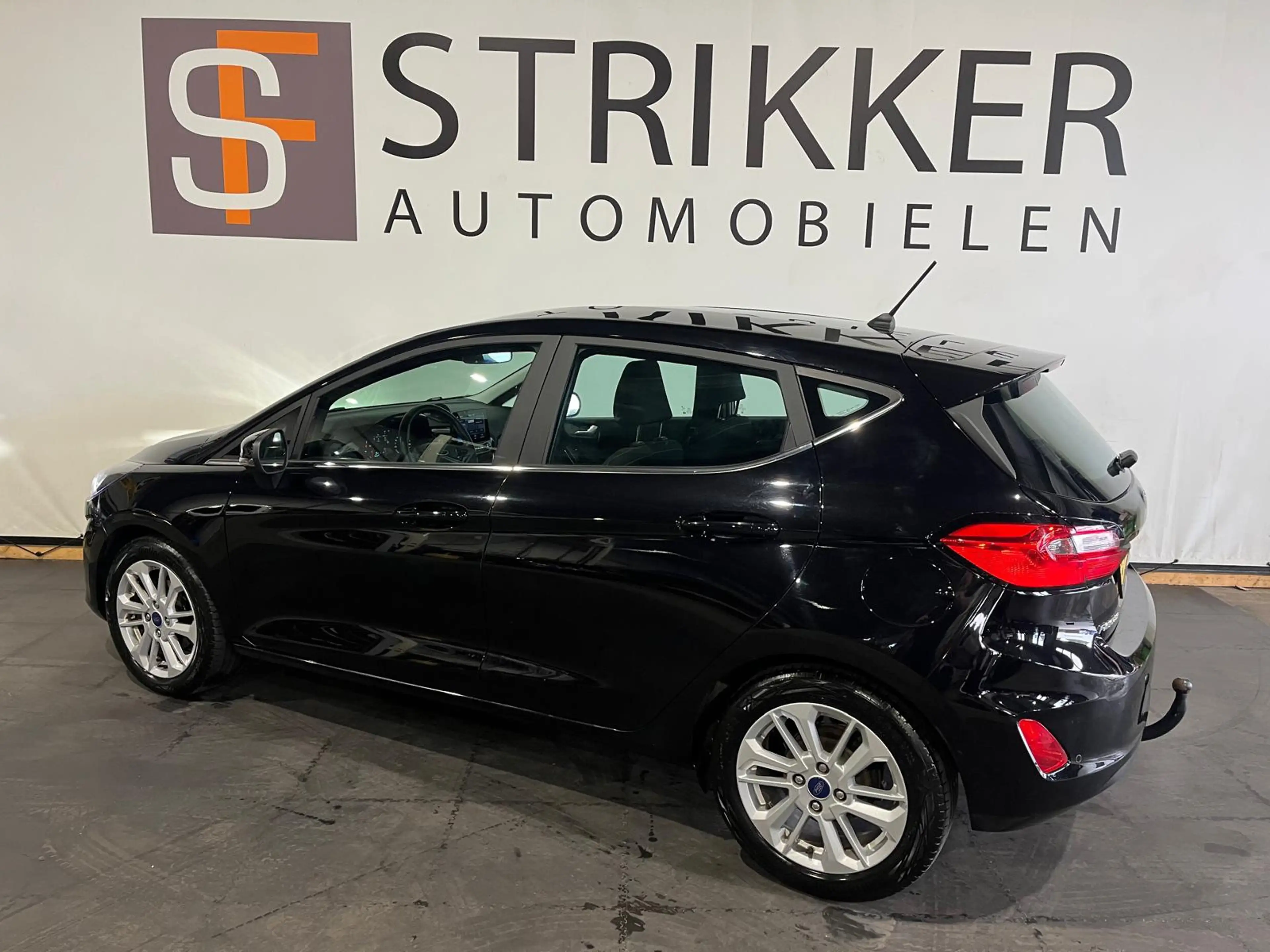 Ford Fiesta 1.0 EcoBoost Hybrid Titanium — photo 2