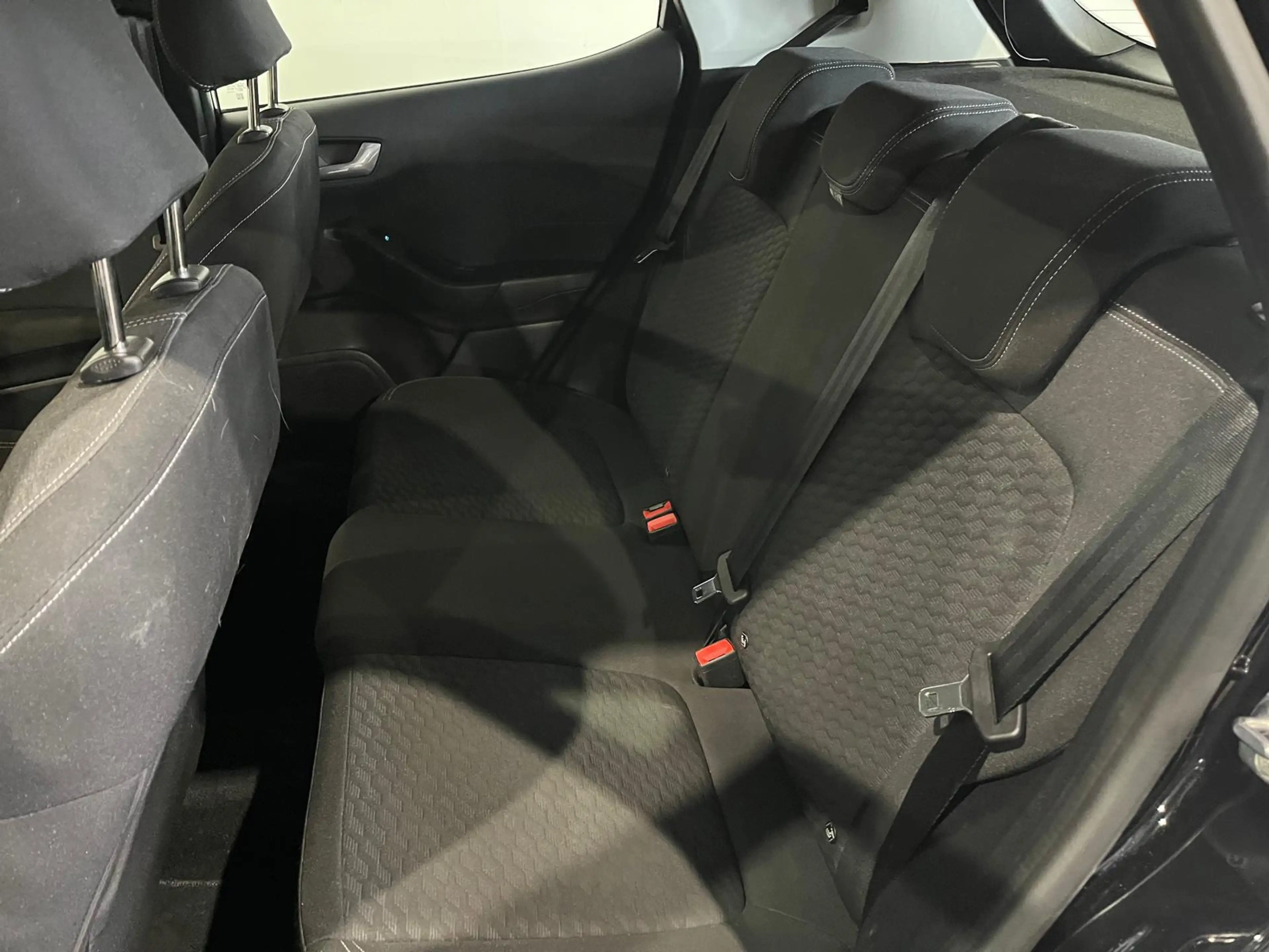 Ford Fiesta 1.0 EcoBoost Hybrid Titanium — photo 10