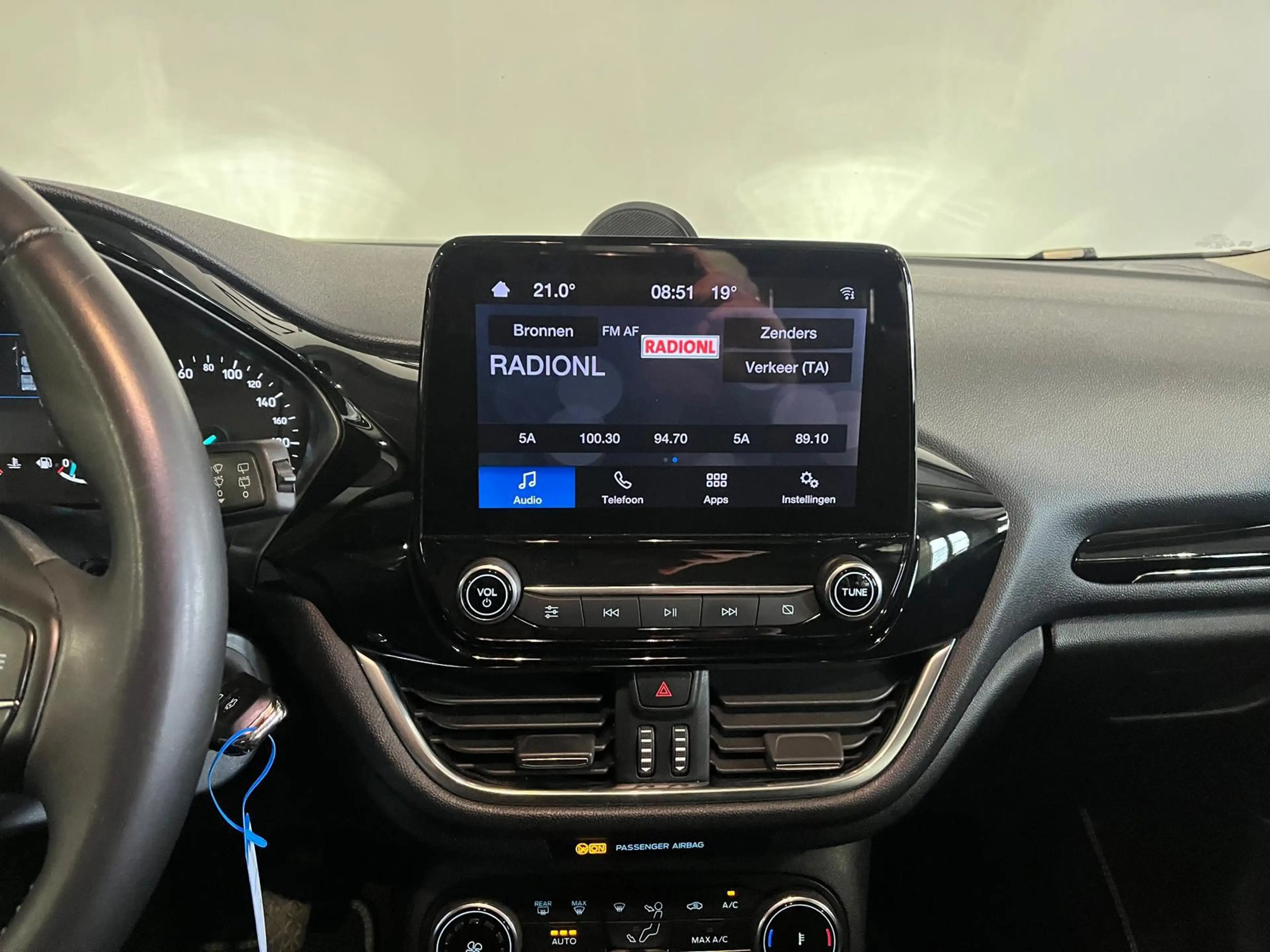 Ford Fiesta 1.0 EcoBoost Hybrid Titanium — photo 12