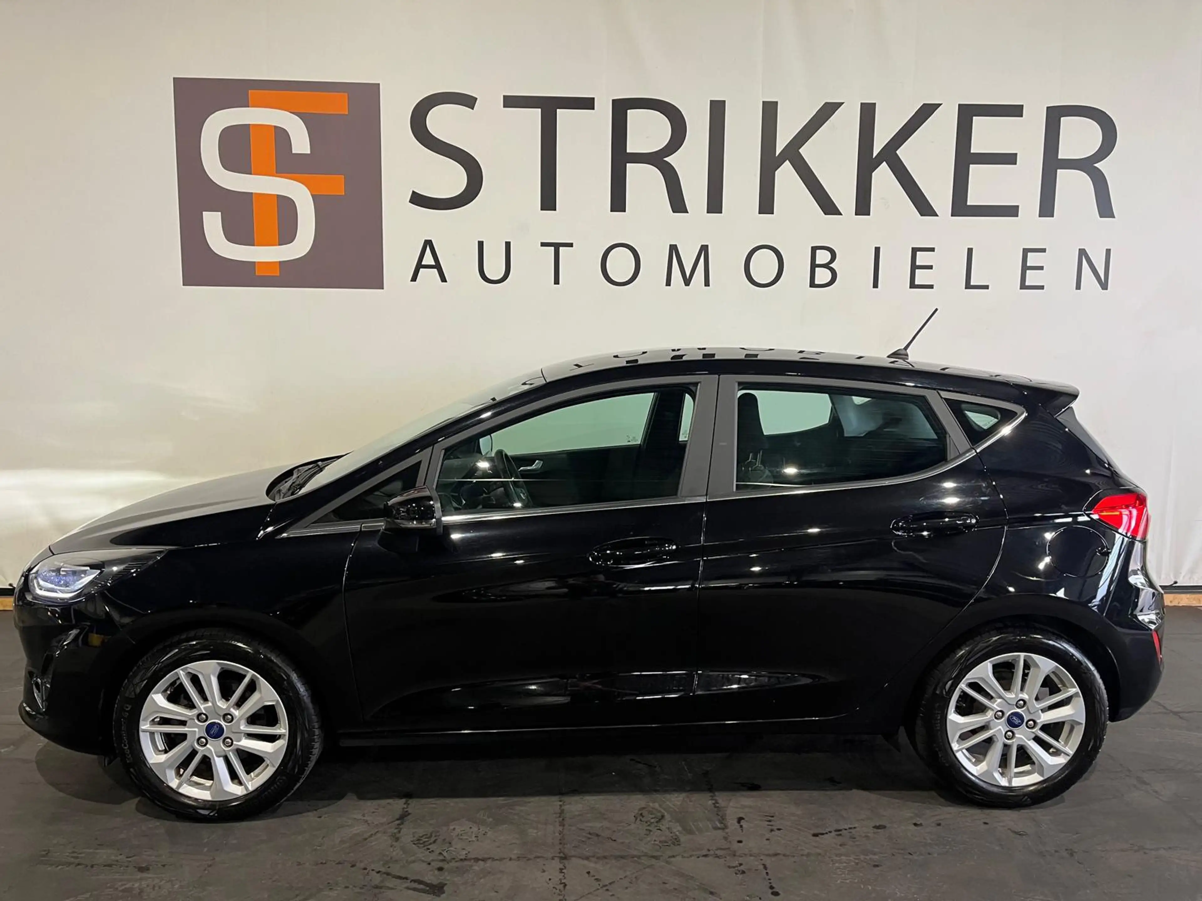 Ford Fiesta 1.0 EcoBoost Hybrid Titanium — photo 3