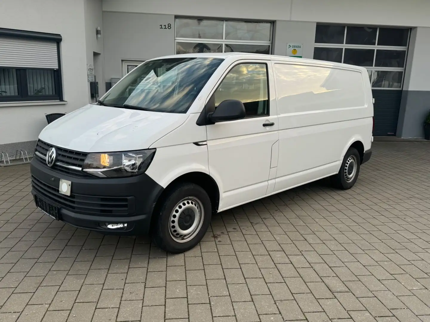 Volkswagen T6 Transporter T6 Kasten LR *Klima*Navi*AHK-Vorbereitung*3150kg Weiß - 1