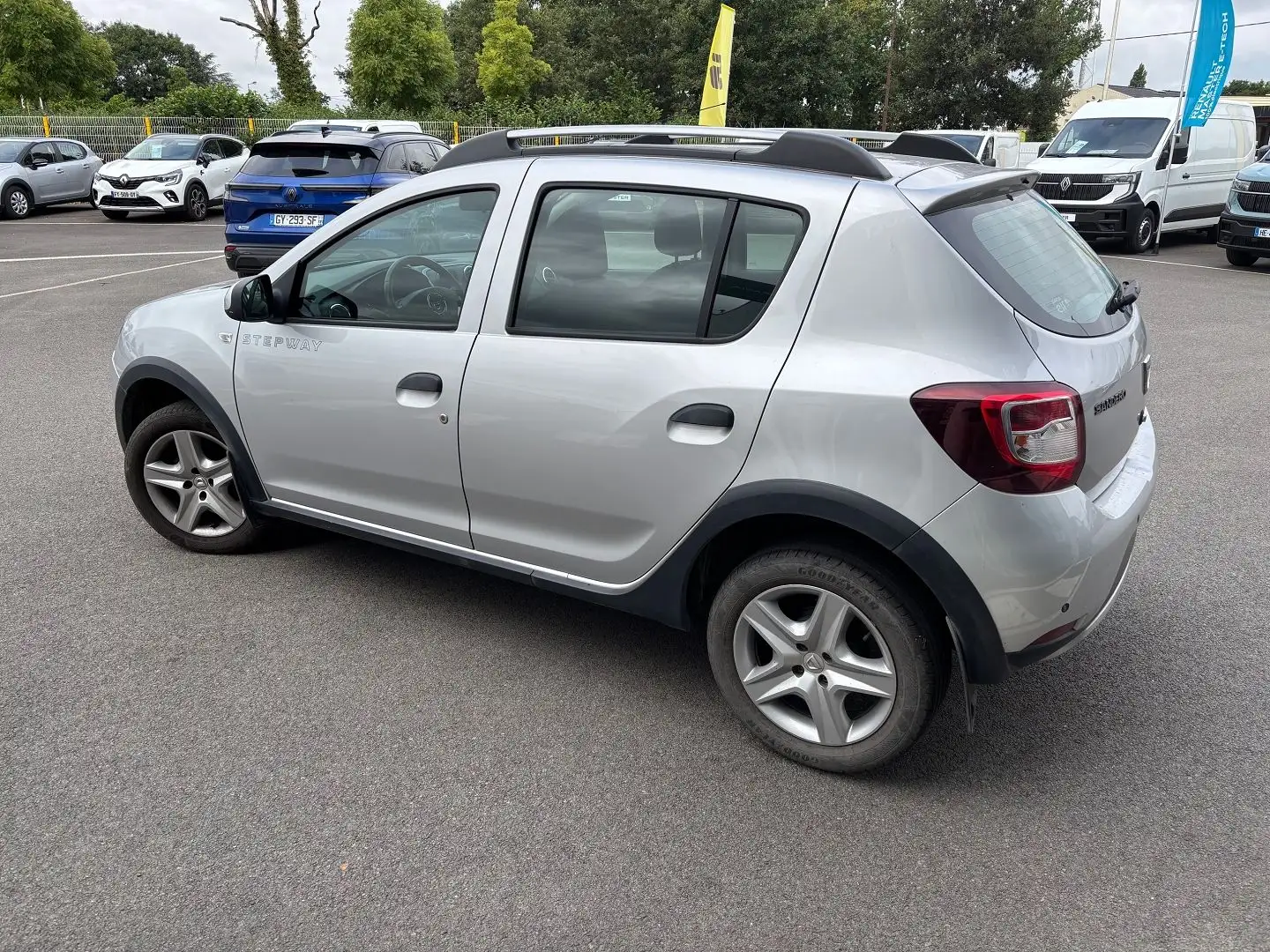 Dacia Sandero 0.9 TCE 90CH STEPWAY PRESTIGE EURO6 Gris - 2