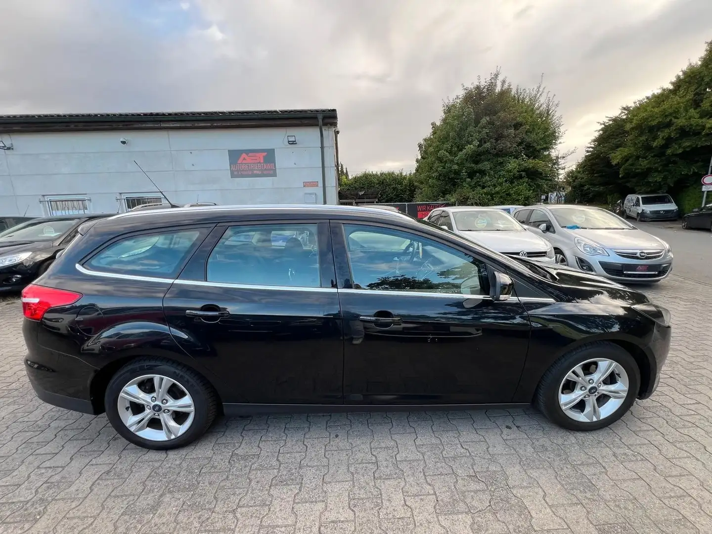 Ford Focus TÜV NEU, Klima, AHK, PDC, SZH, 1.Hand - 2