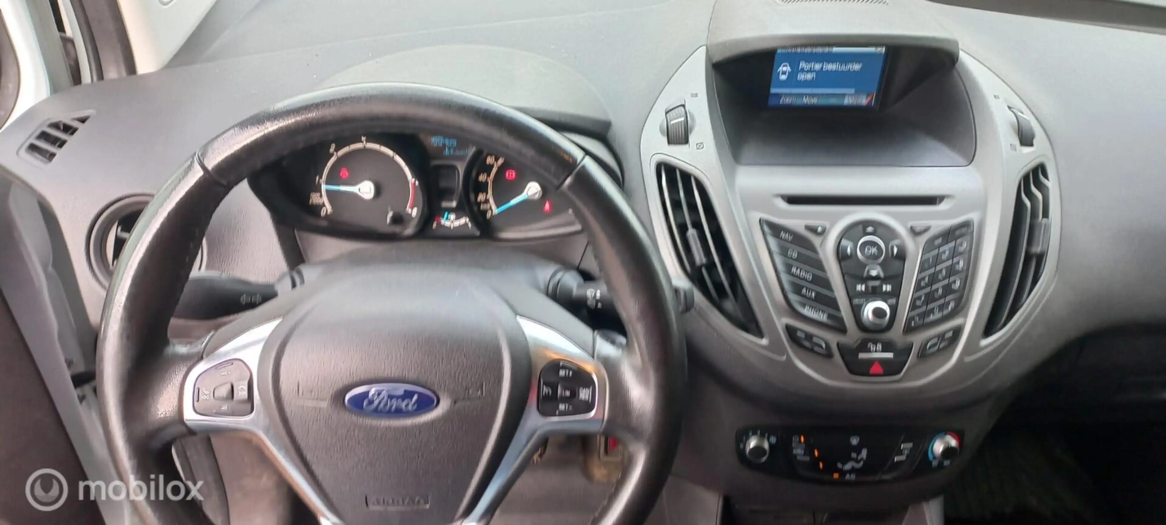Ford Transit Courier 1.5 TDCI Trend — photo 16