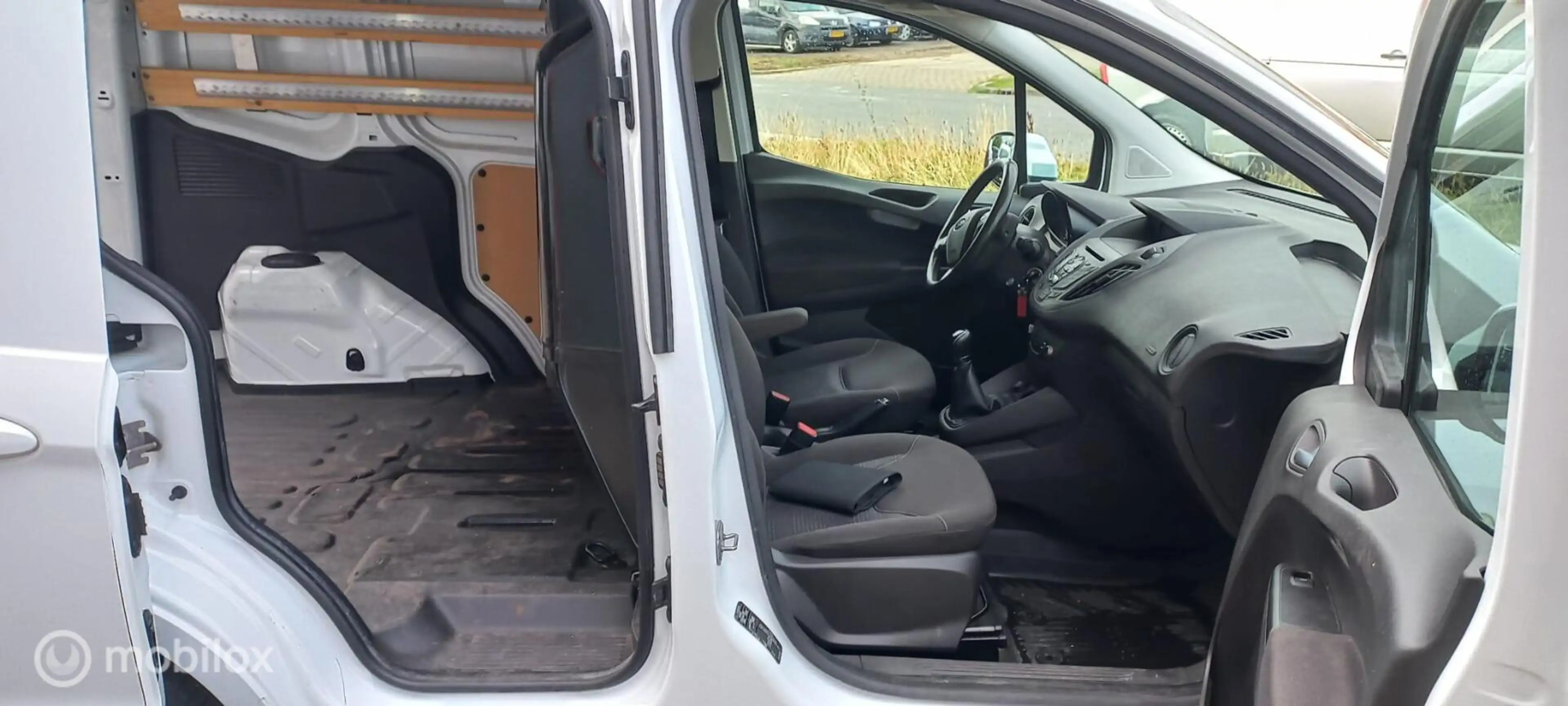 Ford Transit Courier 1.5 TDCI Trend — photo 7