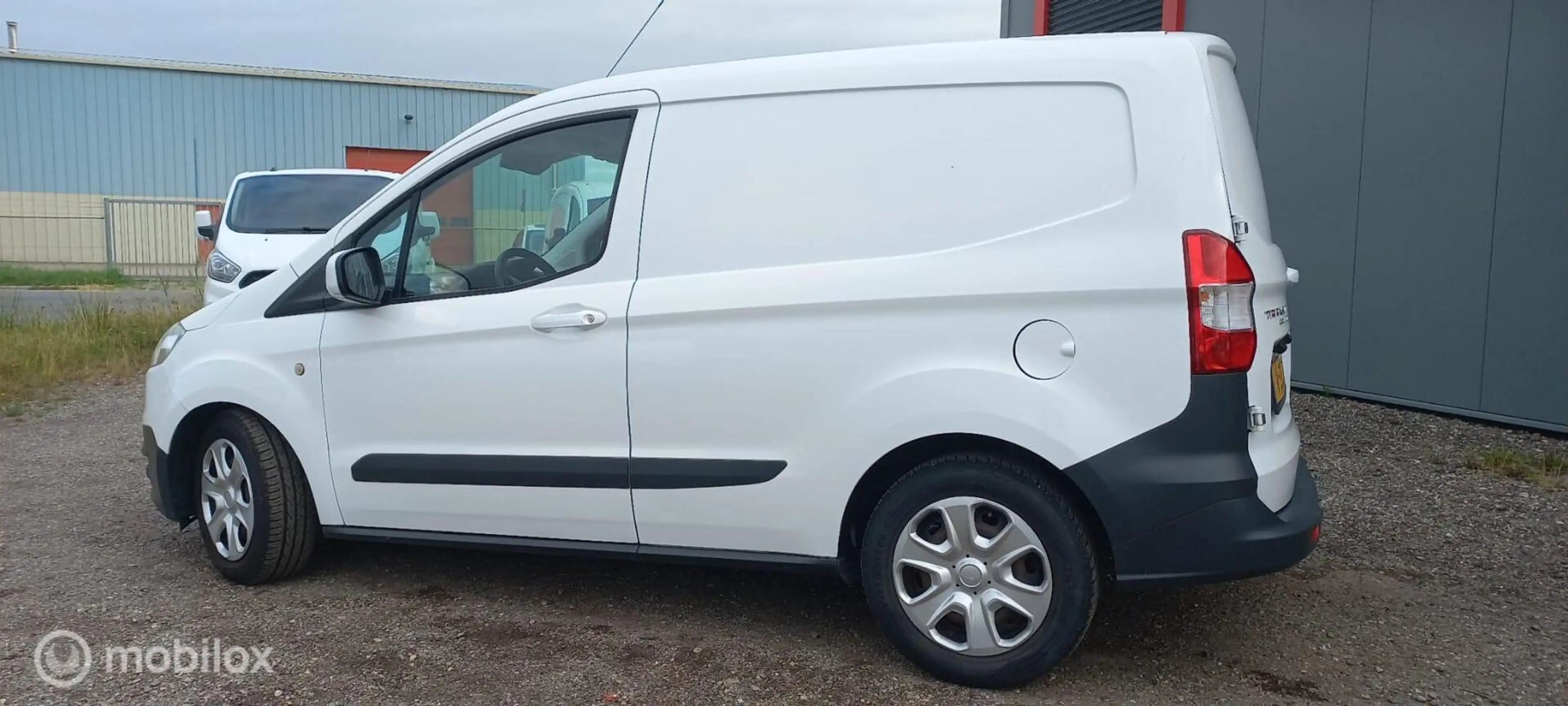 Ford Transit Courier 1.5 TDCI Trend — photo 3