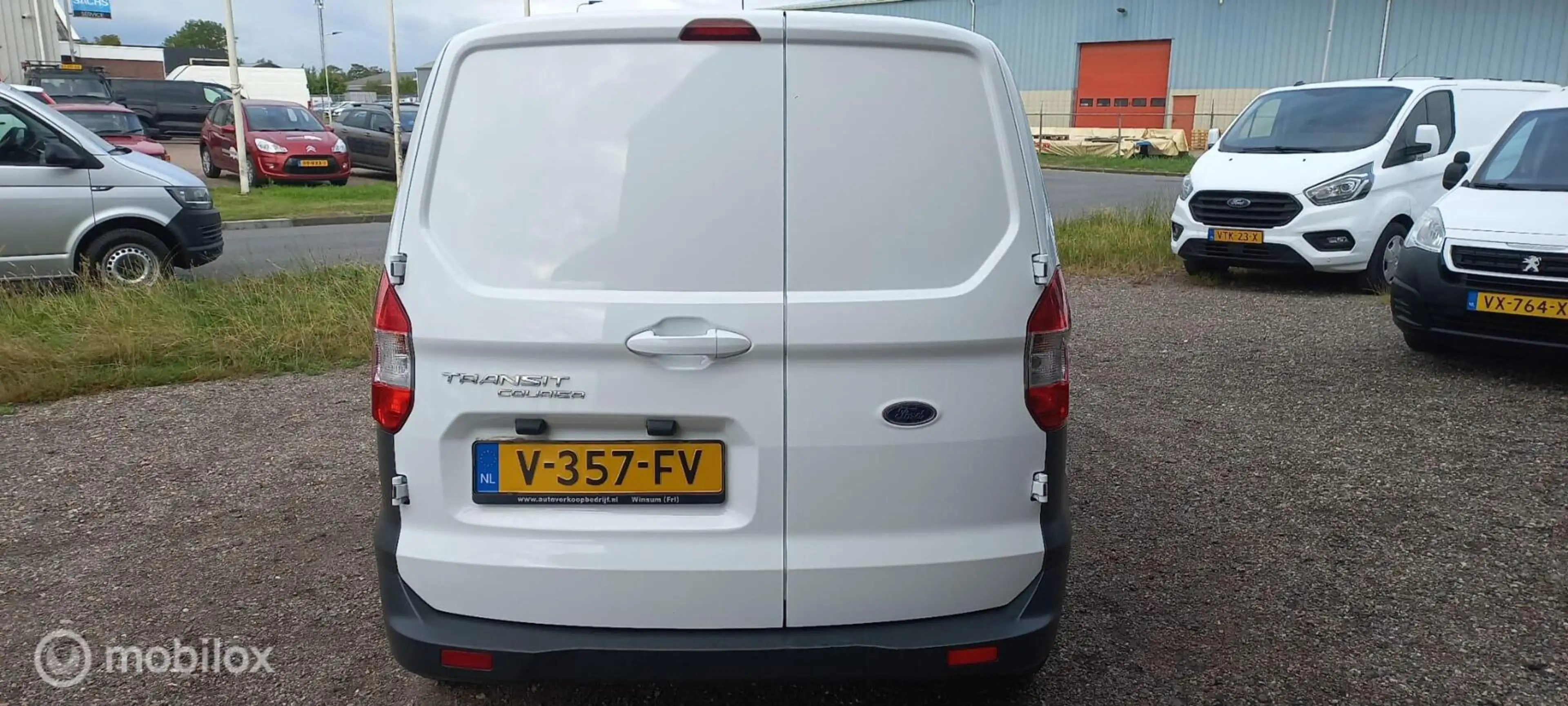 Ford Transit Courier 1.5 TDCI Trend — photo 4