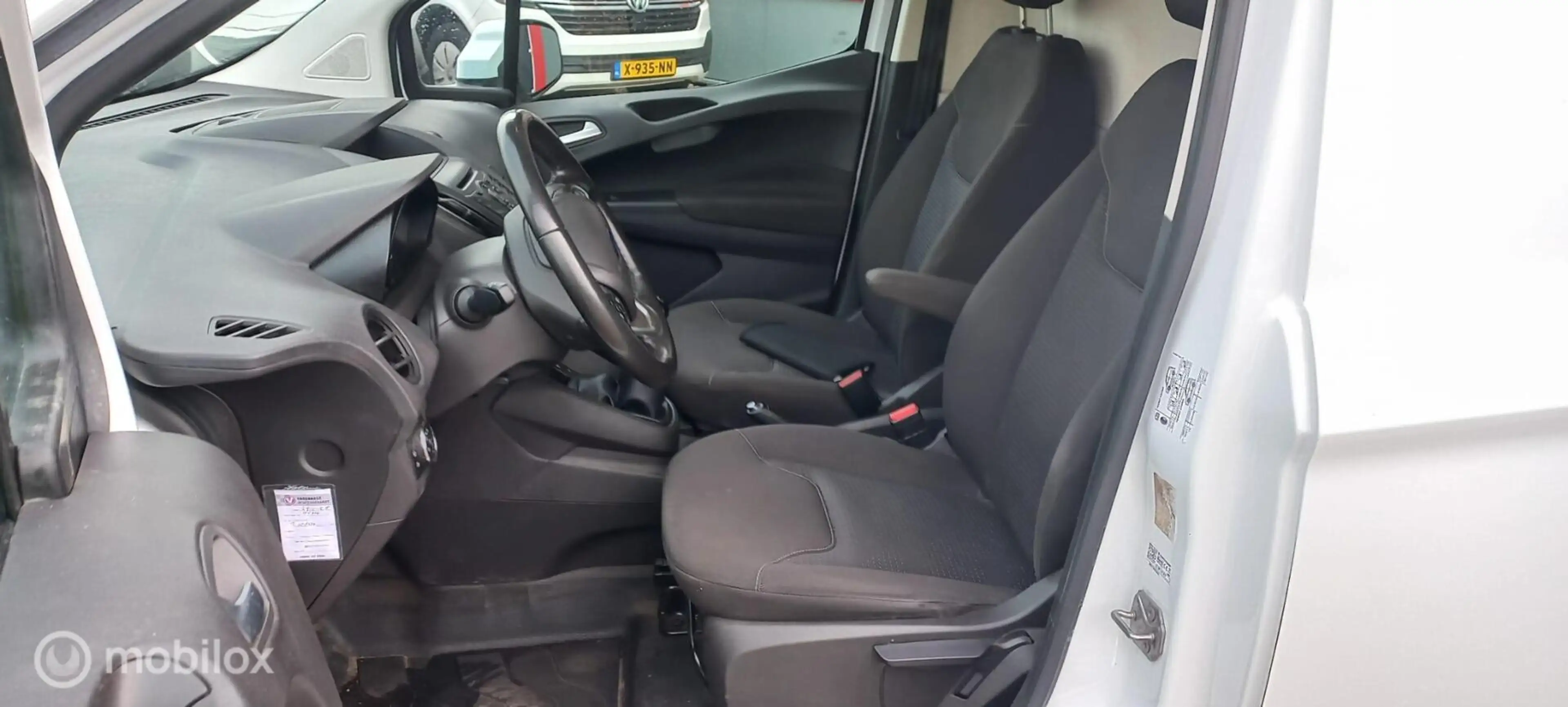 Ford Transit Courier 1.5 TDCI Trend — photo 9