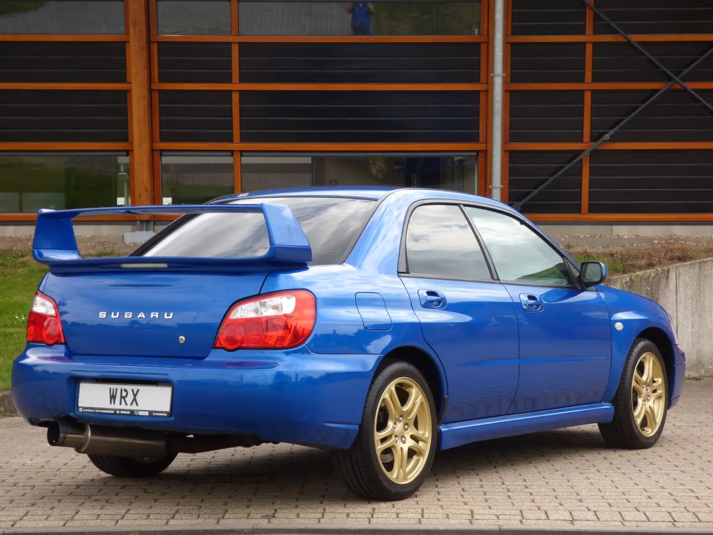 Subaru Impreza 2.0 WRX AWD | WR Blue | STi Spoiler | Gold Colored Blauw - 2