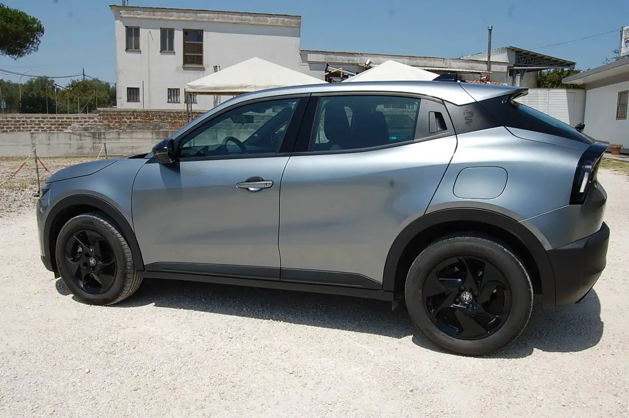 Alfa Romeo Junior 2025