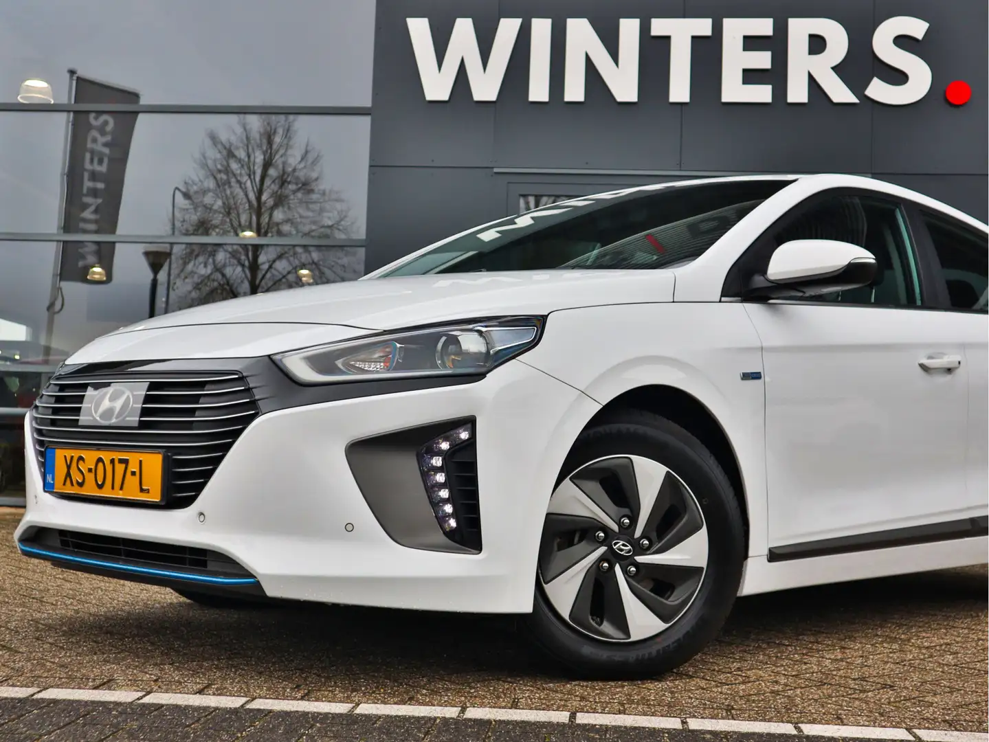 Hyundai IONIQ 1.6 GDi Comfort Navigatie | Camera | Climate Contr Bianco - 2