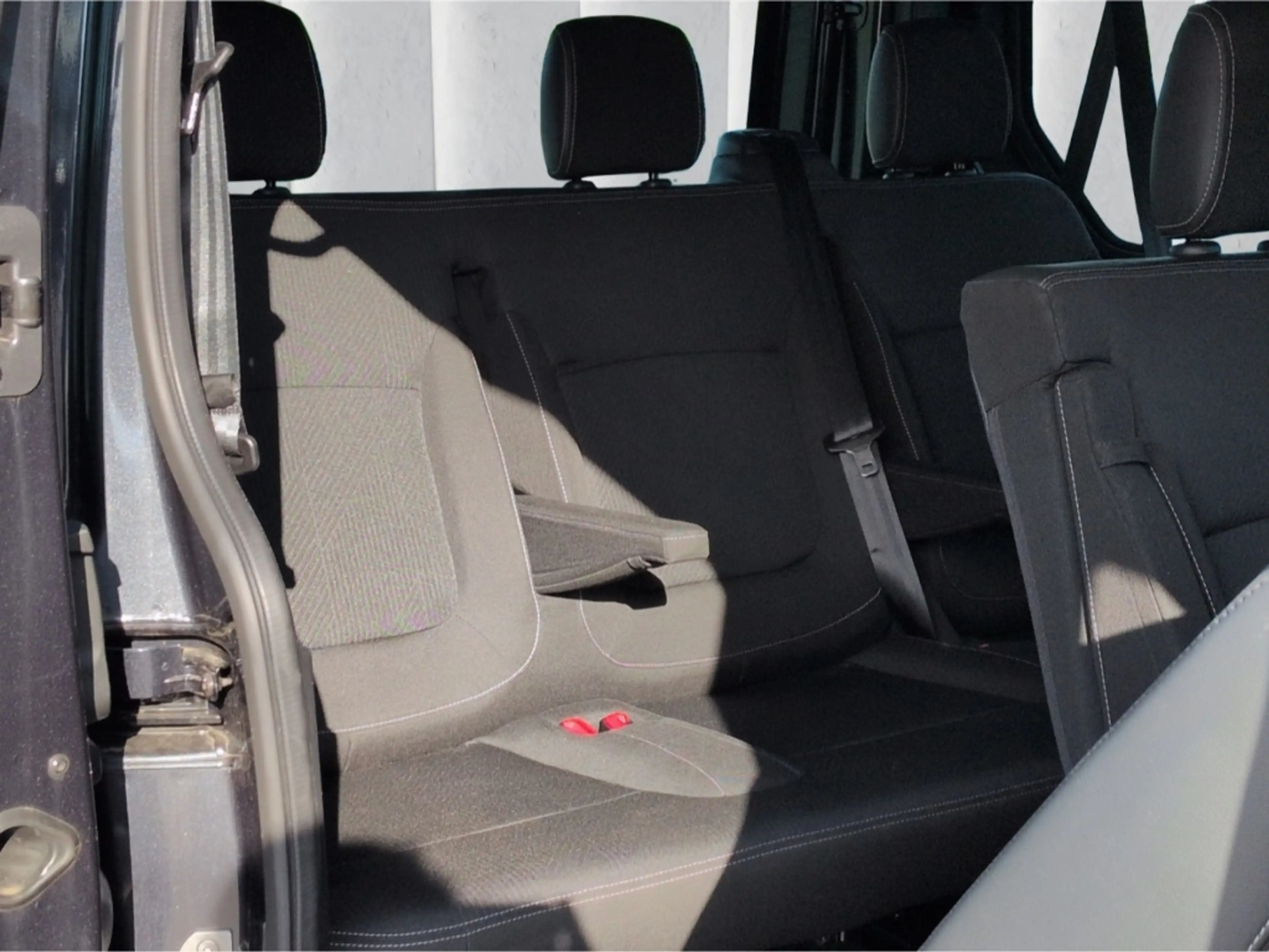 Nissan Primastar Tekna 2.0D*8-Sitze LED Navi R-Kam SHZ — photo 10