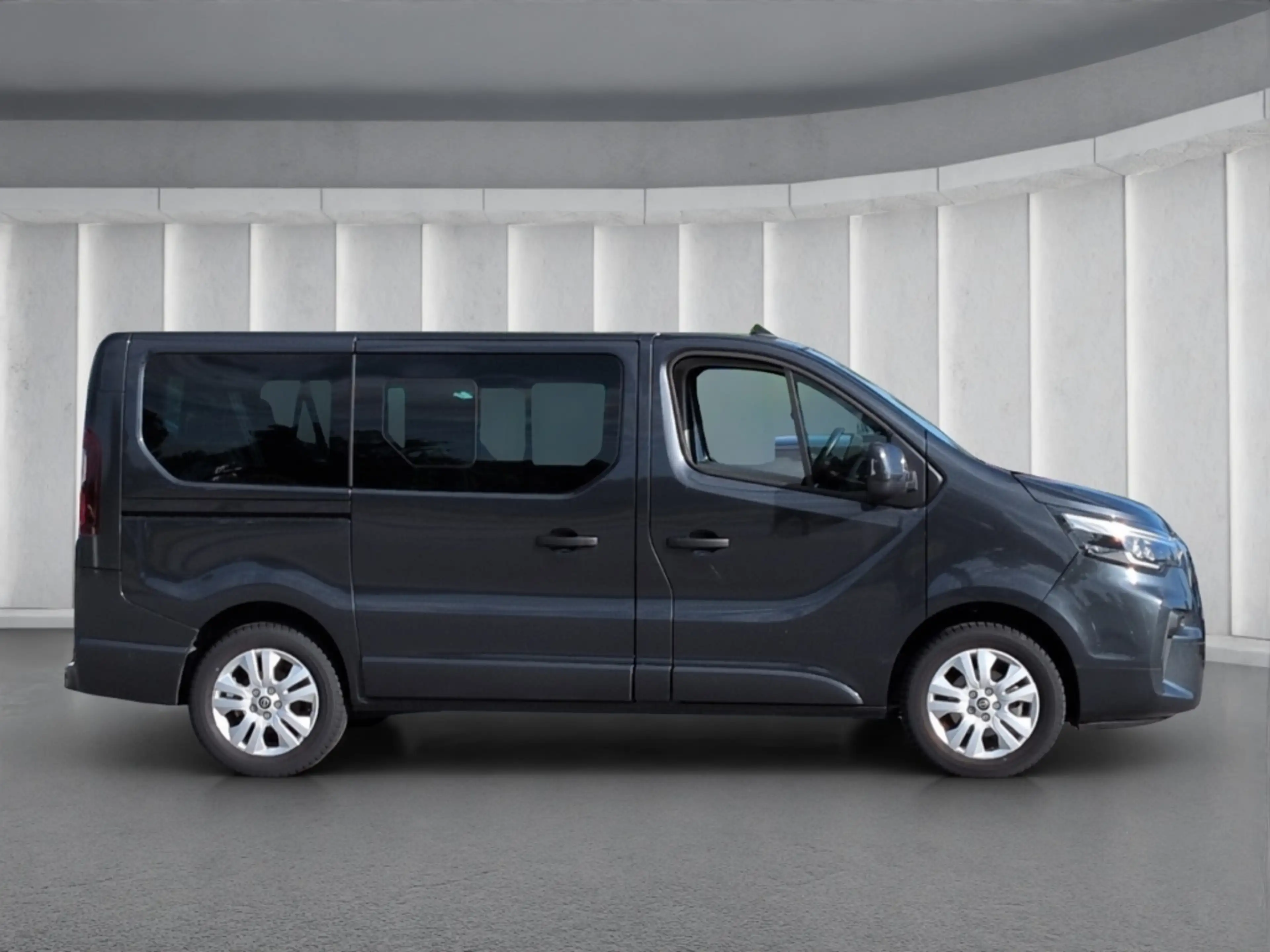 Nissan Primastar Tekna 2.0D*8-Sitze LED Navi R-Kam SHZ — photo 3