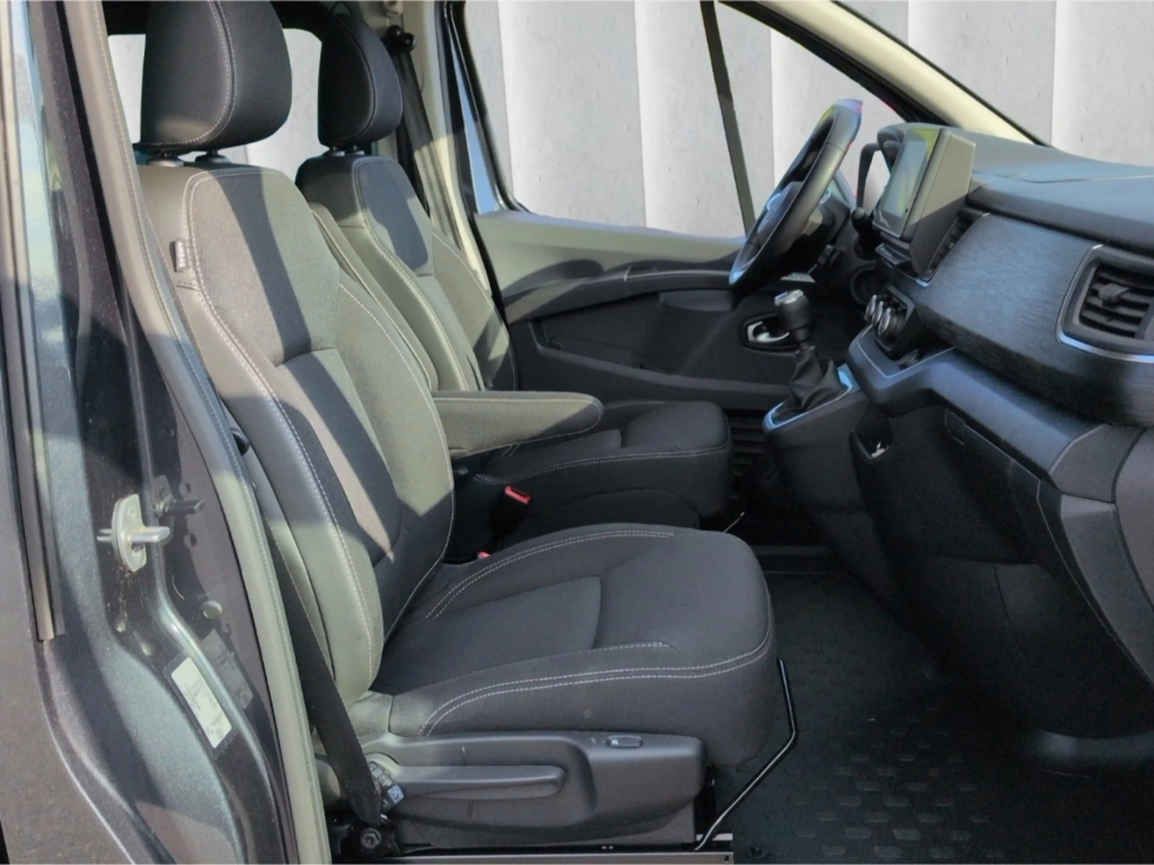 Nissan Primastar Tekna 2.0D*8-Sitze LED Navi R-Kam SHZ — photo 8