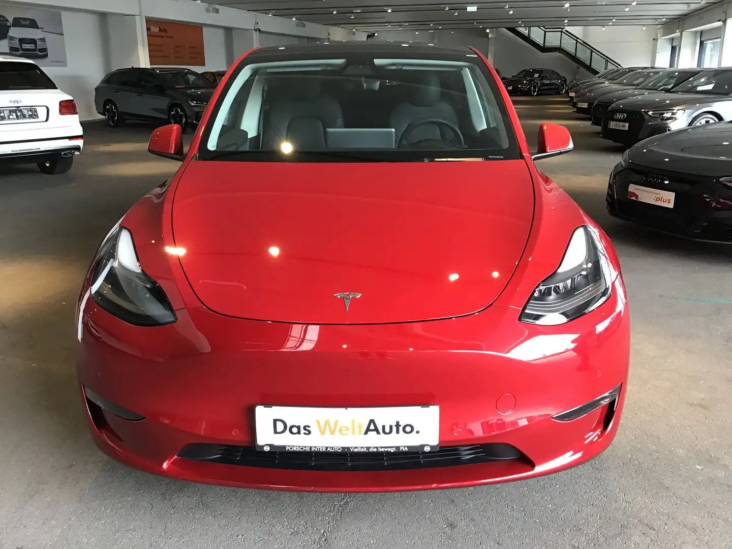 Tesla Model Y Long Range Dual AWD Rot - 2