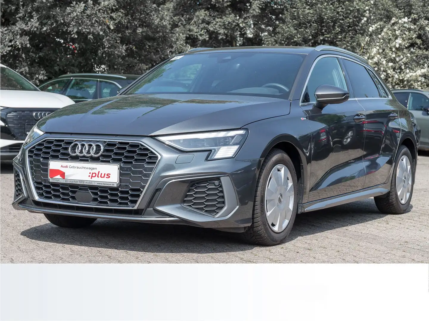 Audi A3 30 TFSI S tronic 2x S LINE LM18 MAT Grau - 2