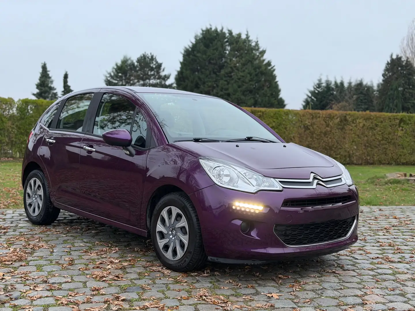 Citroen C3 C3 1.2 PureTech Exclusive Paars - 1