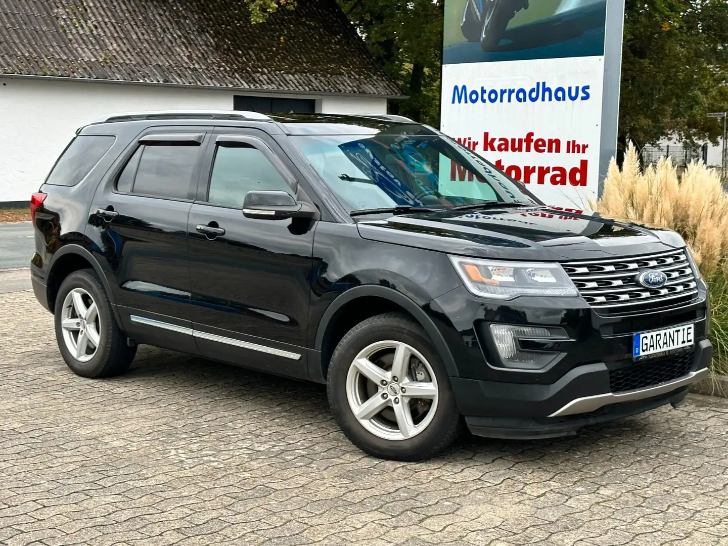 Ford Explorer XLT 4WD 3,5 V6 LPG Gas Panorama 7 Sitze Schwarz - 1