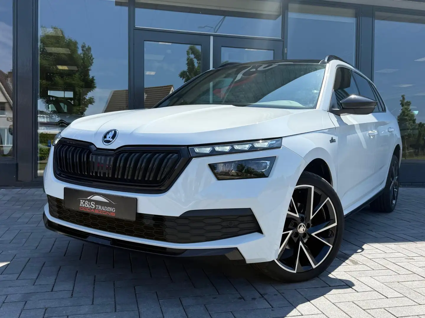 Skoda Kamiq 1.5 TSI 150pk Monte Carlo Pano Virtual Camera Matr Bianco - 2