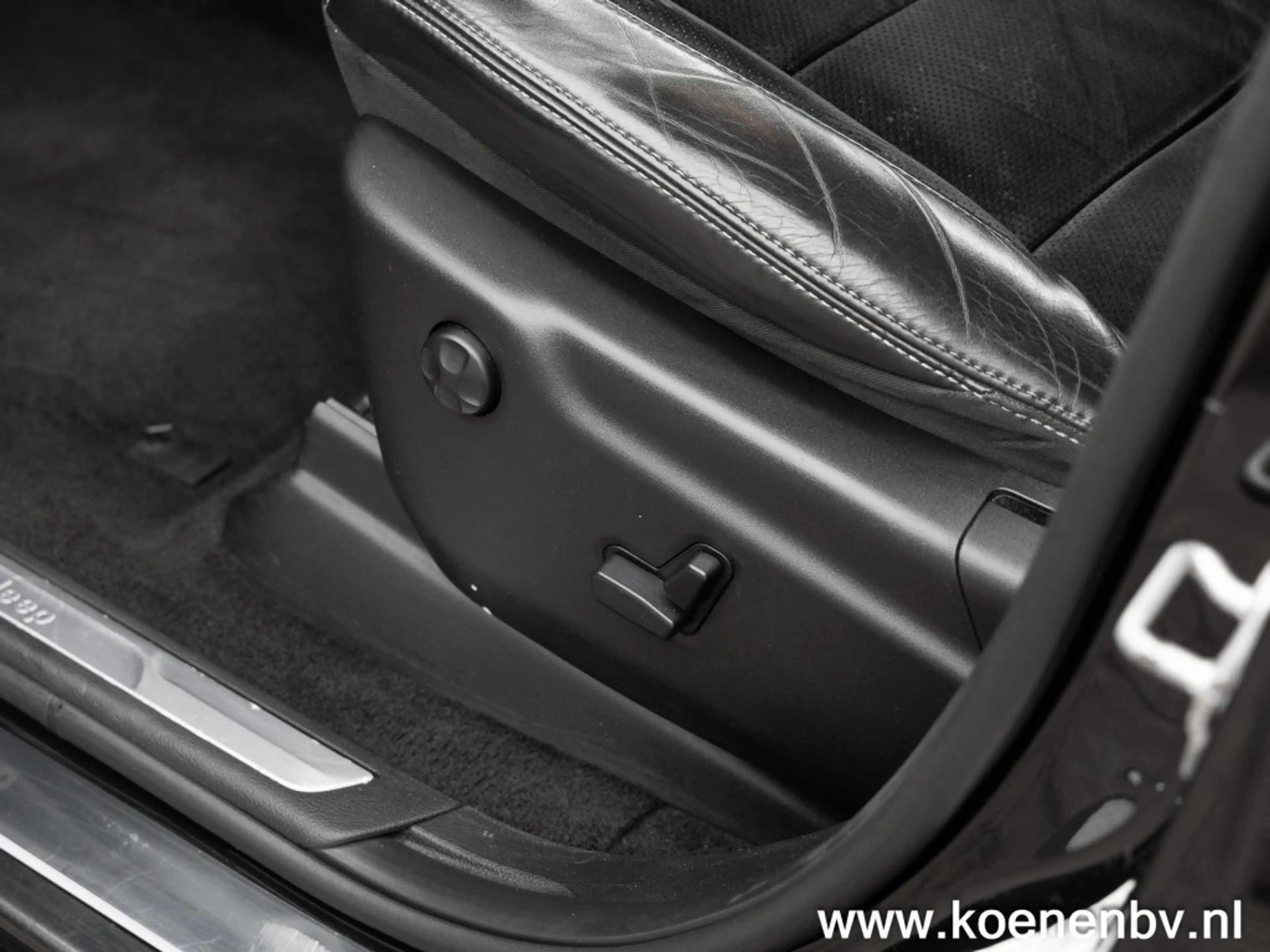 Jeep Grand Cherokee SRT 6.4 V8 468 Pk / LPG Geel Kenteken Topstaat — photo 28