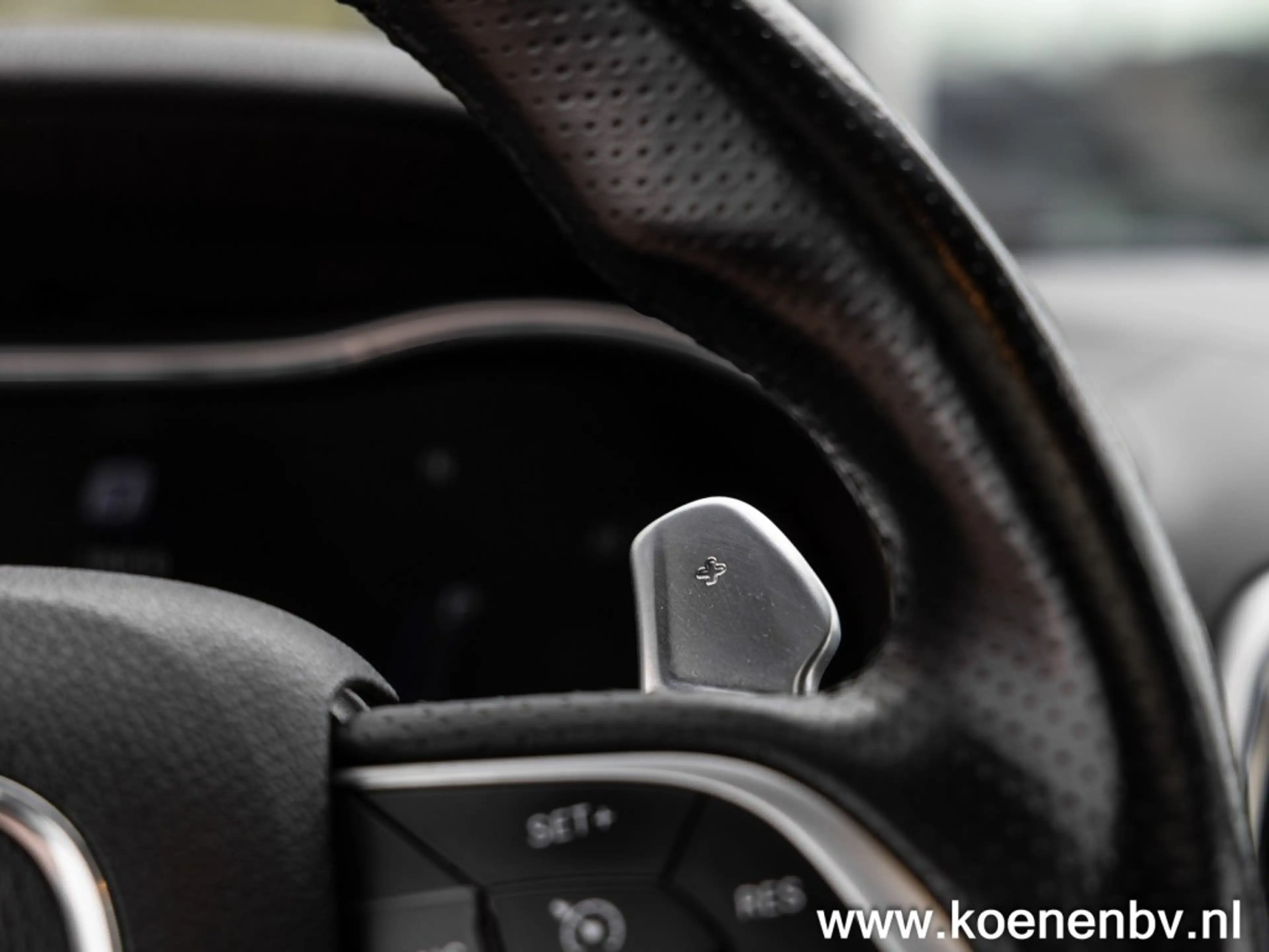 Jeep Grand Cherokee SRT 6.4 V8 468 Pk / LPG Geel Kenteken Topstaat — photo 23