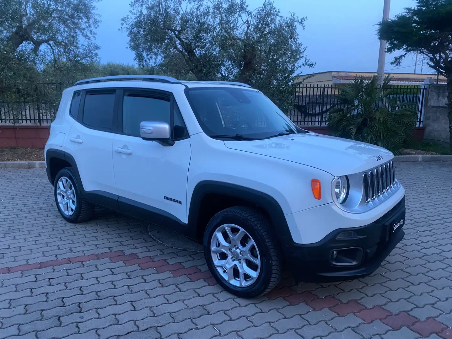Jeep Renegade Renegade 2.0 mjt Limited 4wd 140cv auto Bianco - 2