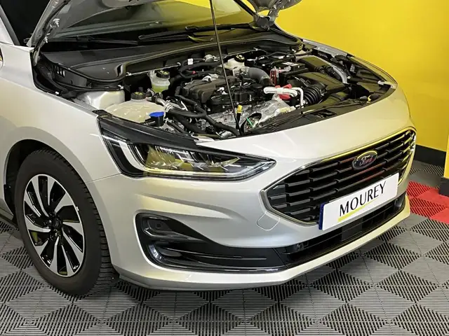 Ford Focus view 12