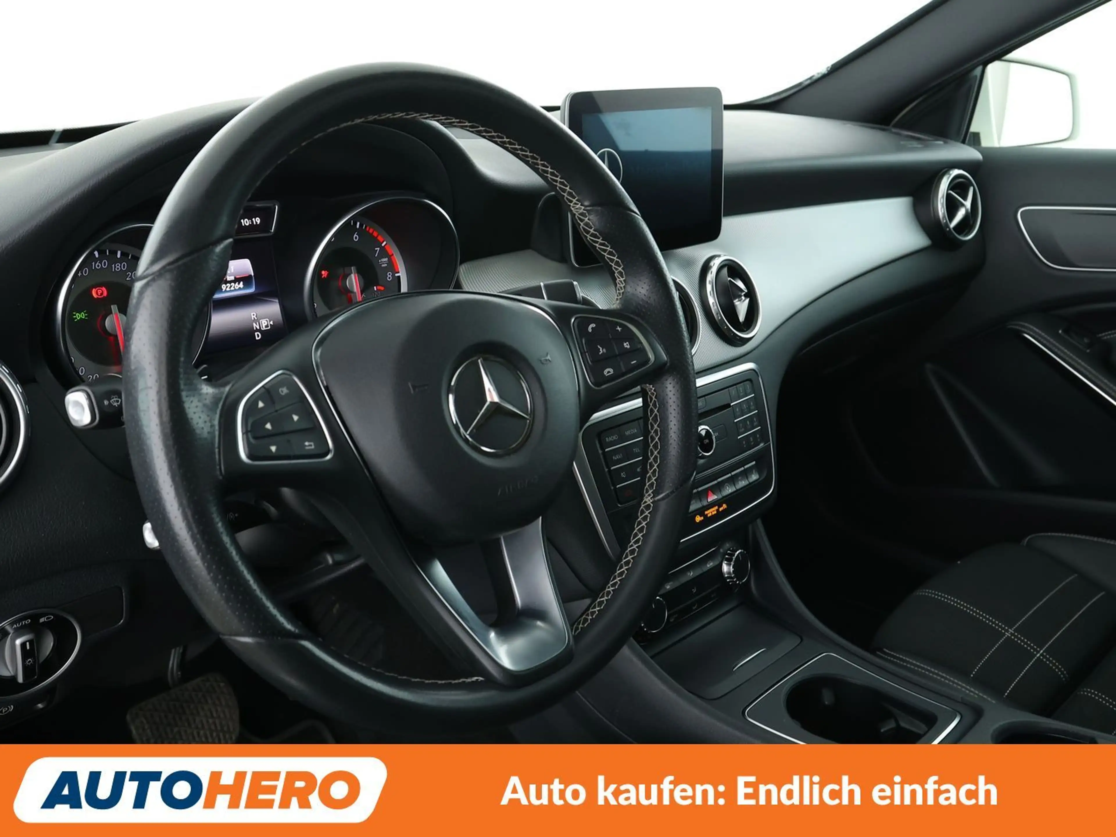 Mercedes-Benz GLA 180 GLA 180 Urban Aut.*NAVI*BI-XENON*TEMPO*PDC*SHZ* — photo 11
