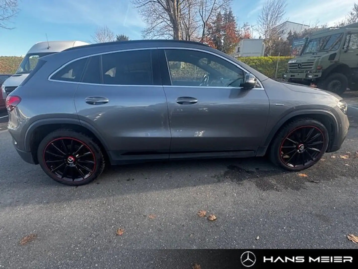 Mercedes-Benz GLA 250 GLA 250 4M AMG Edition1 LED Leder Burmester 360° Grau - 2