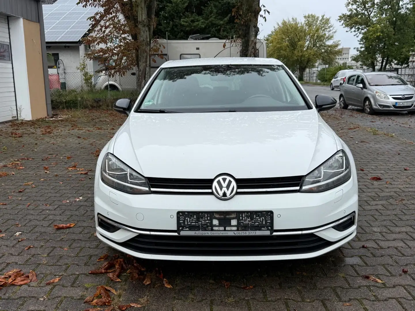 Volkswagen Golf VII Lim. IQ.DRIVE 2.0 TDI Weiß - 2