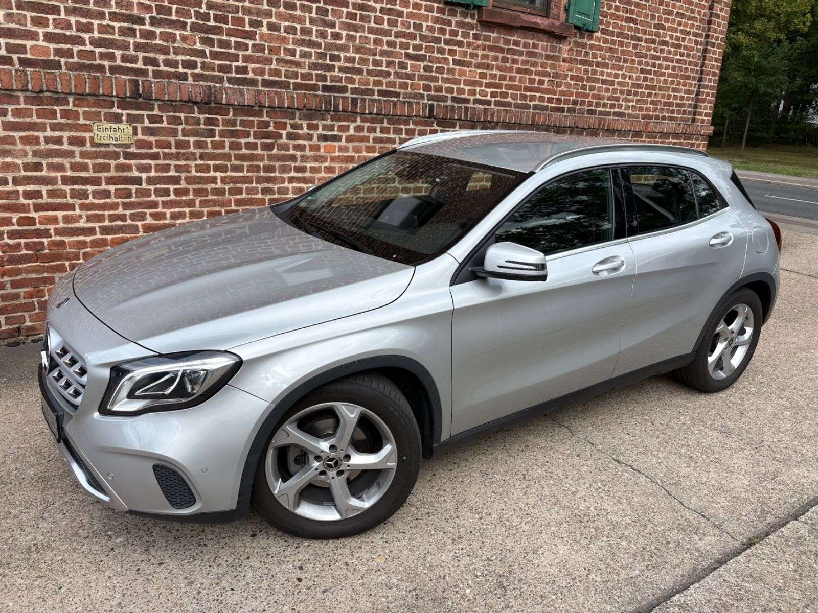 Mercedes-Benz GLA 180