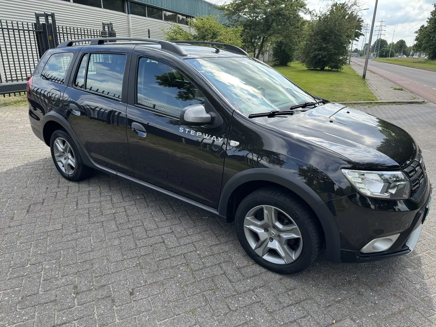 Dacia Logan 0.9 TCe Stepway Zwart - 2