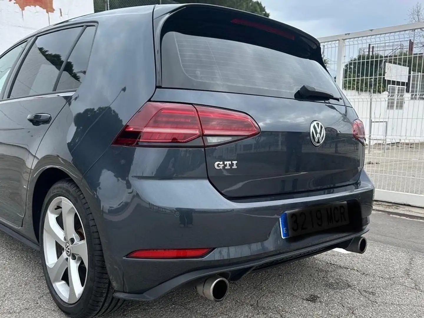 Volkswagen Golf GTI Golf 2.0 TSI GTI DSG6 169kW GTI Gris - 2