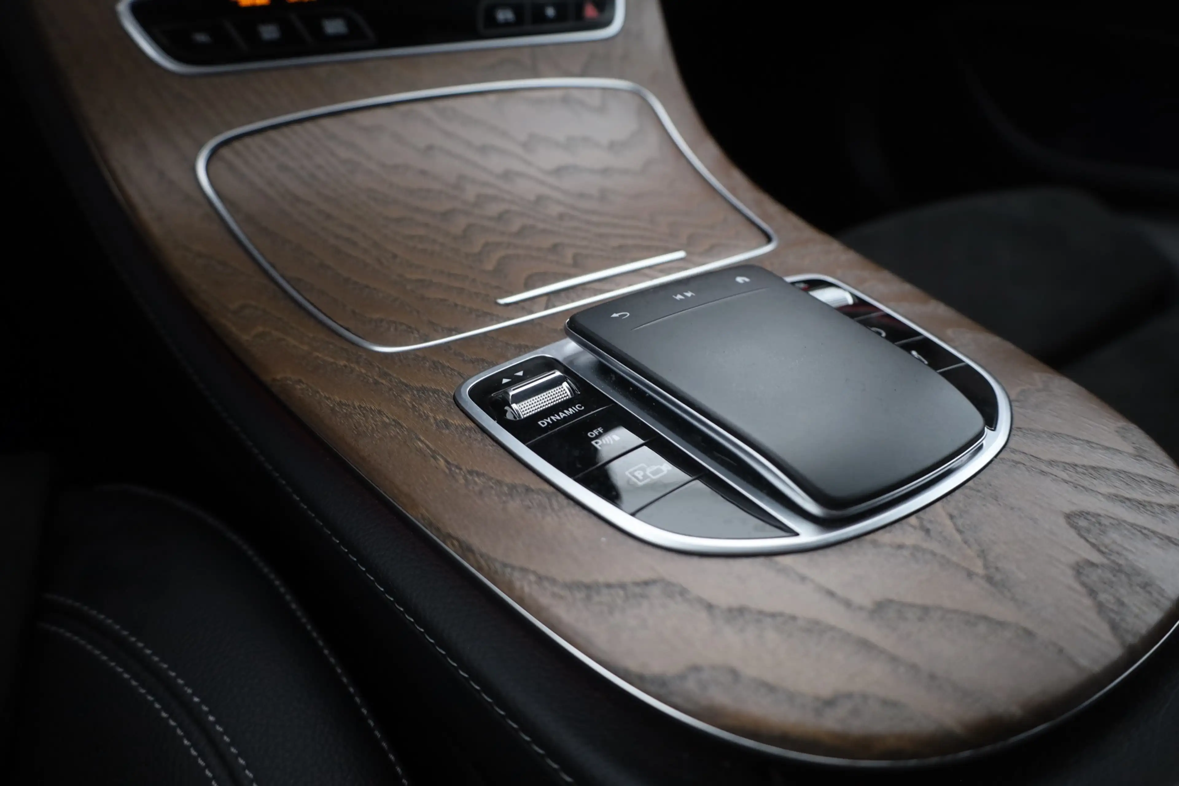 Mercedes-Benz E 300 E300e T AMG Line LED Standheizung Kamera — photo 13