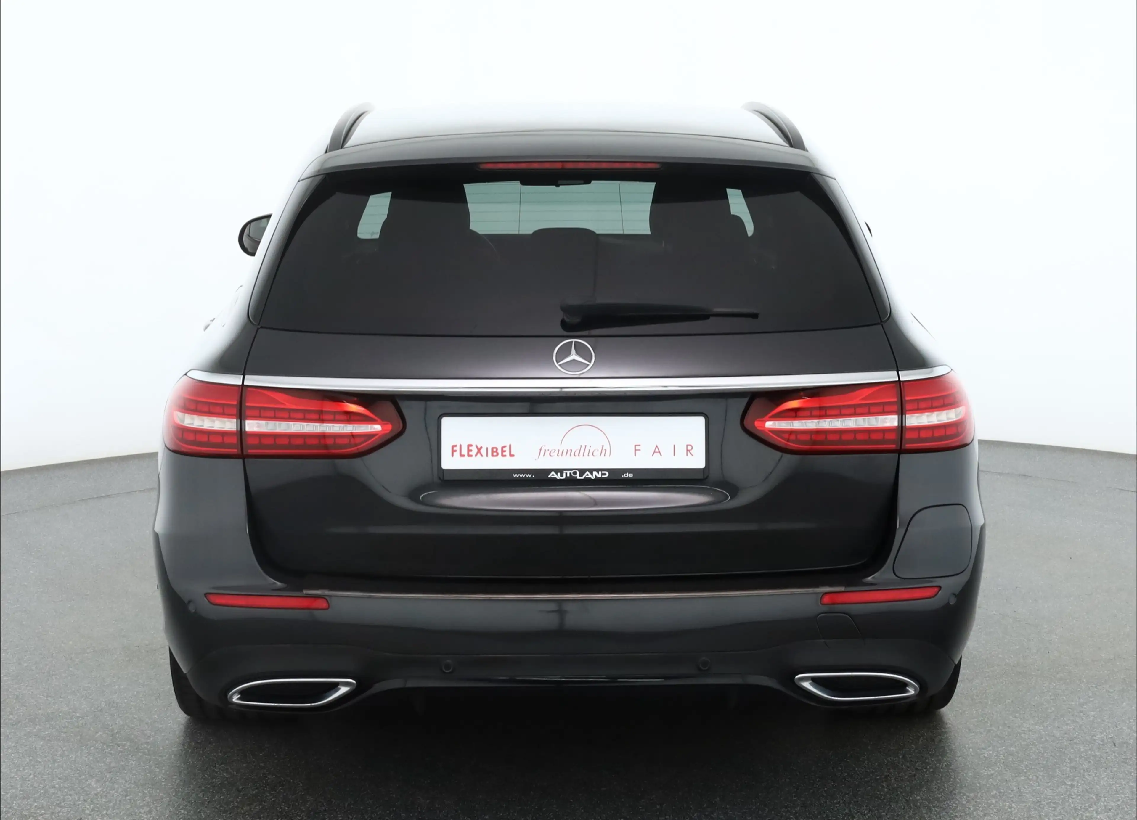 Mercedes-Benz E 300 E300e T AMG Line LED Standheizung Kamera — photo 4